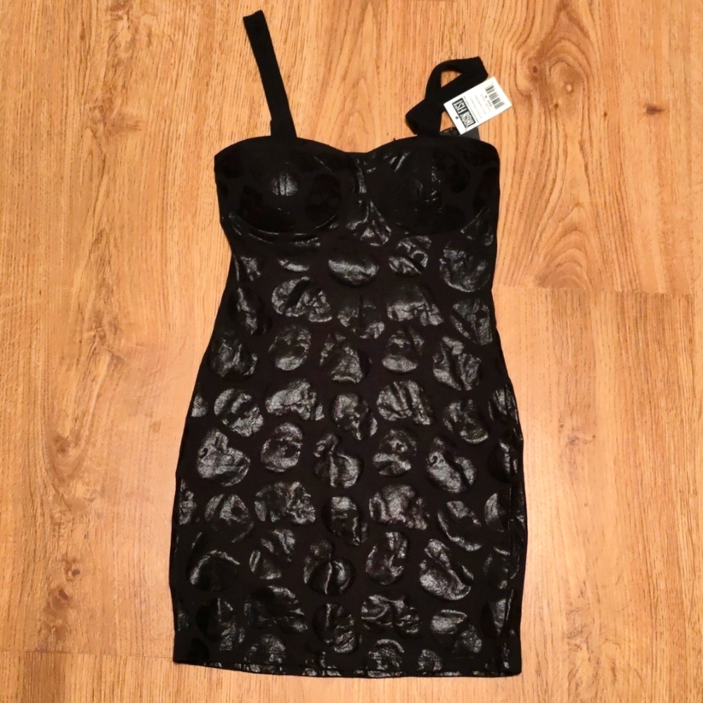 Iron fist skull dress